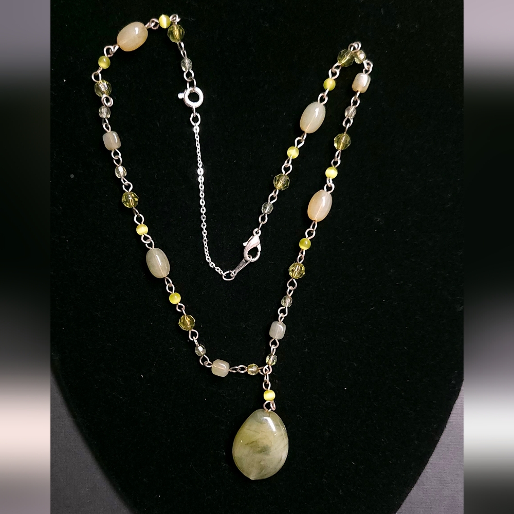 Vintage Green Stone Bead Necklace